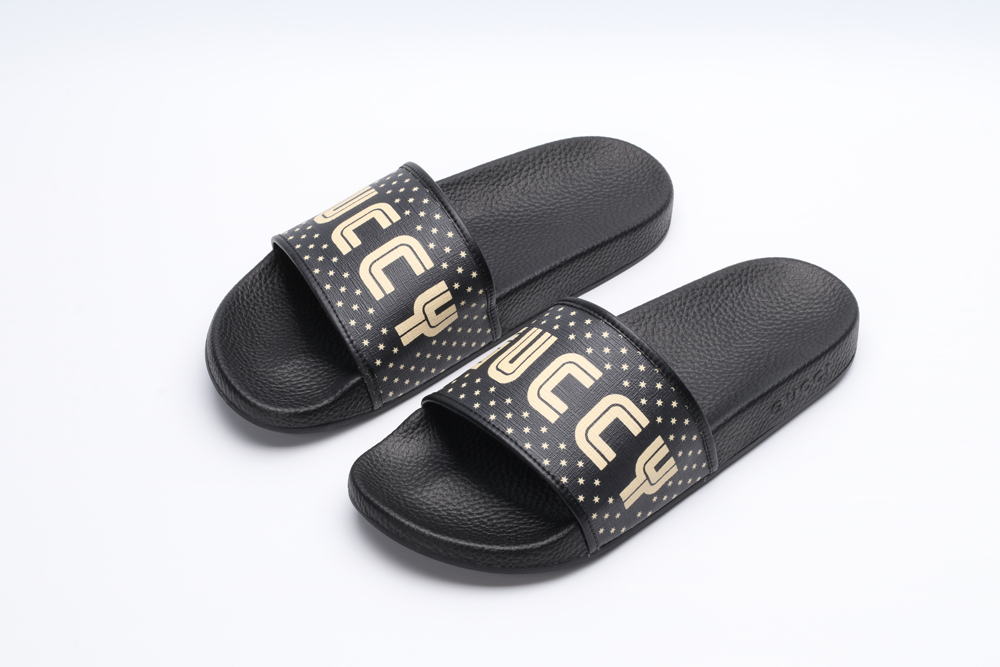 G*cci Sandals