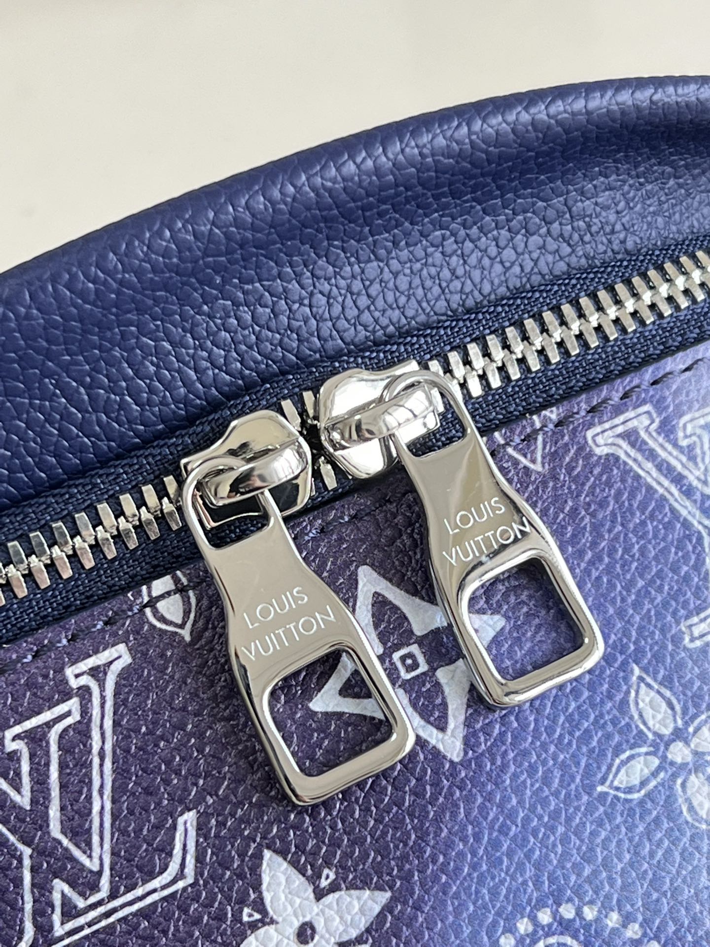 L*ouis V*uitton Top Bag 44*15*9cm