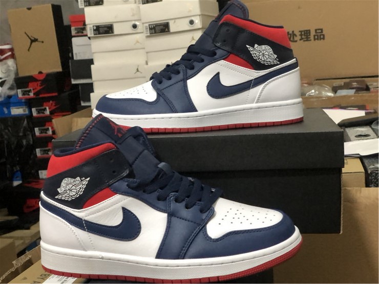Air Jordan 1 Mid 852542-104