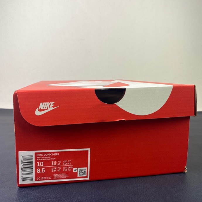 from Nike SB Dunk DD1869-107