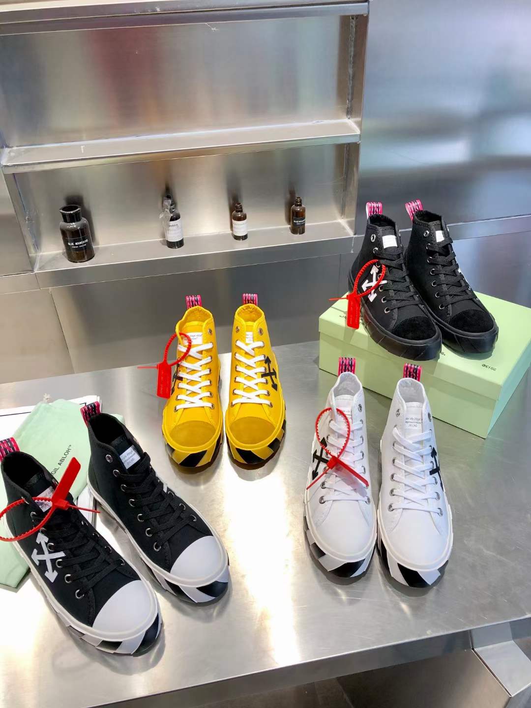 Men Off W*hite Top Sneaker