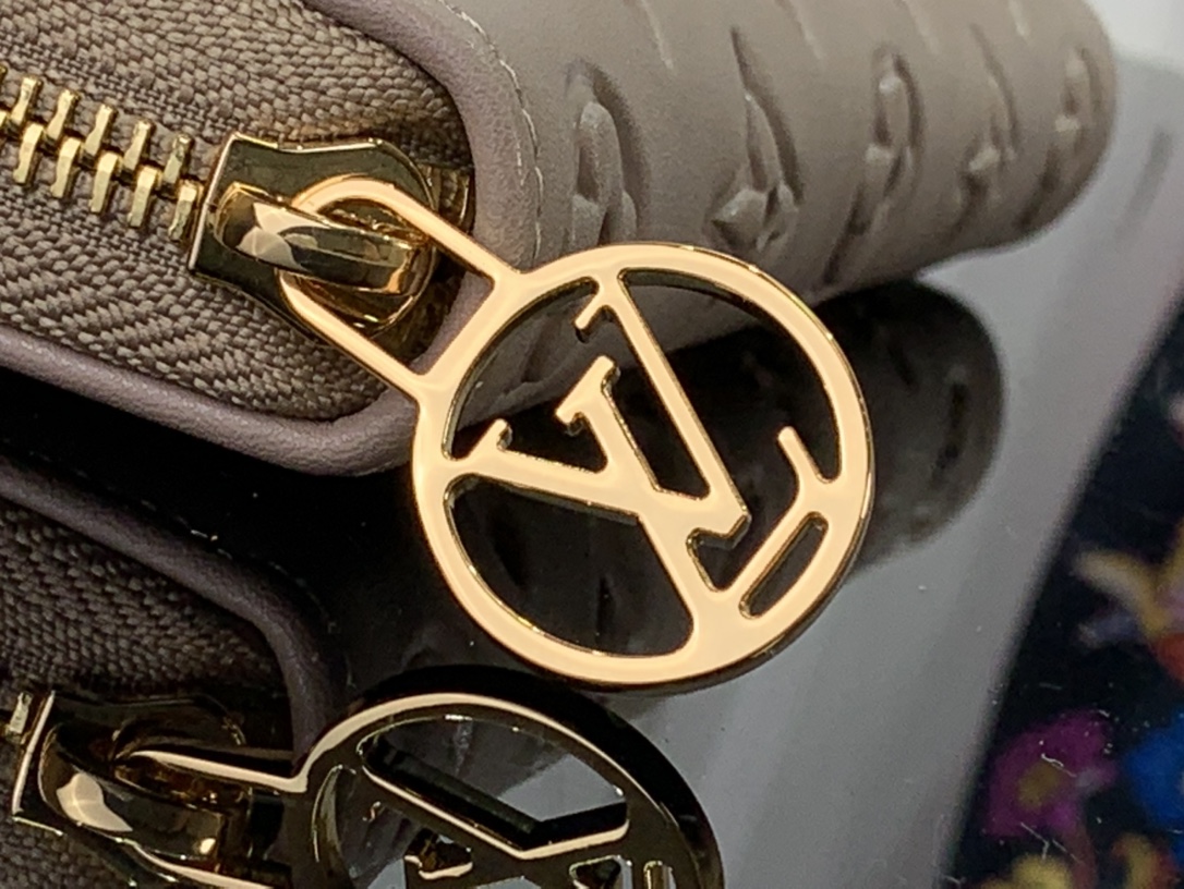 L*ouis V*uitton Bag Top Quality 19.5*10.5*2.5cm