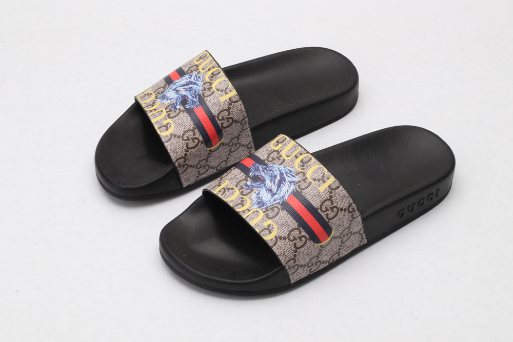 G*cci Sandals