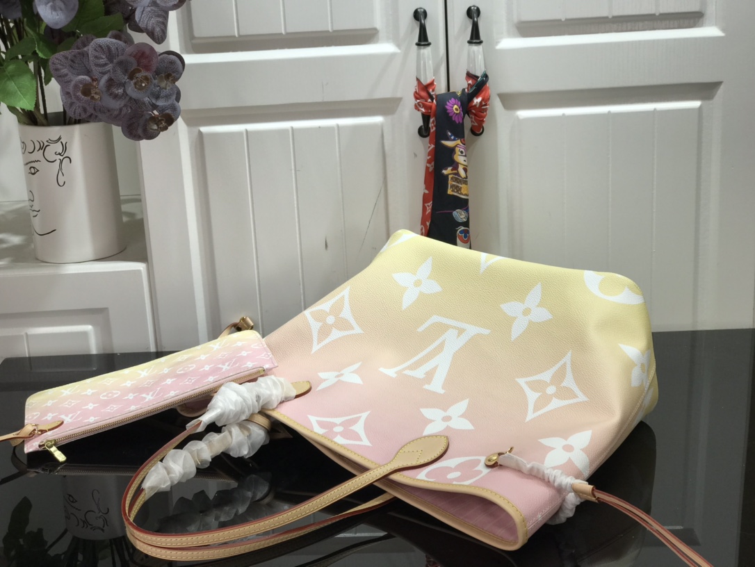 L*ouis V*uitton Top Bag 31.0 x 28.0 x 14.0cm