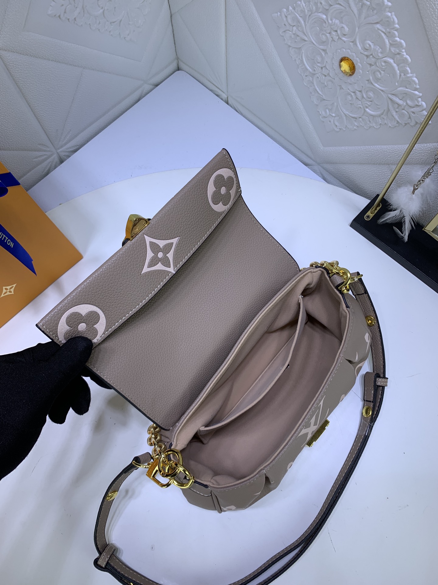 L*ouis V*uitton Bag Top Quality 24*14*9cm