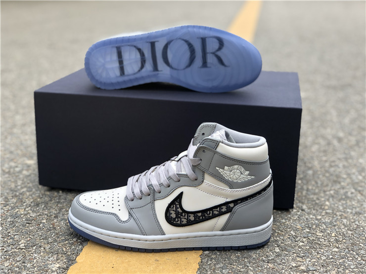 Air Jordan 1 Retro High D*ior CN8607-002
