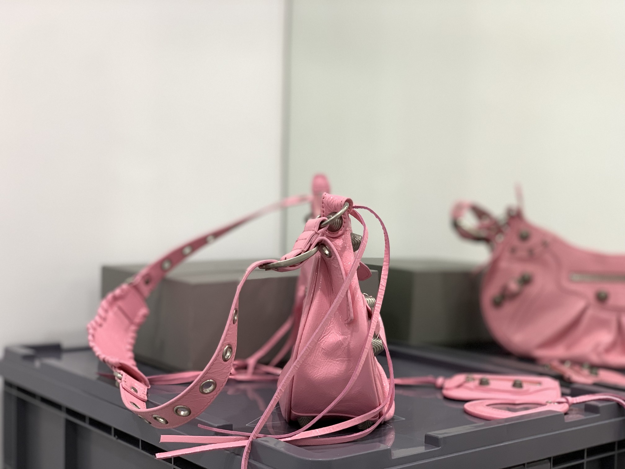 B*alenciaga Bag Top Quality 33x16x8.4cm