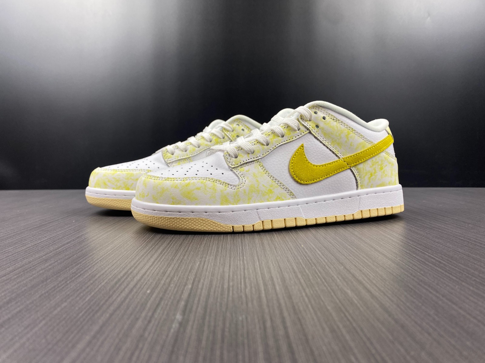 from Nike Dunk SB Low DM9467-700