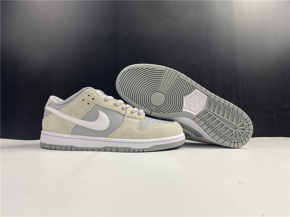 from Nike Dunk SB L TRD AR0778-110