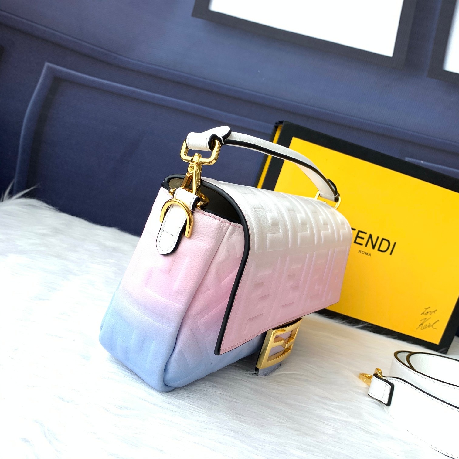 F*endi Top Bag 26*14*4cm