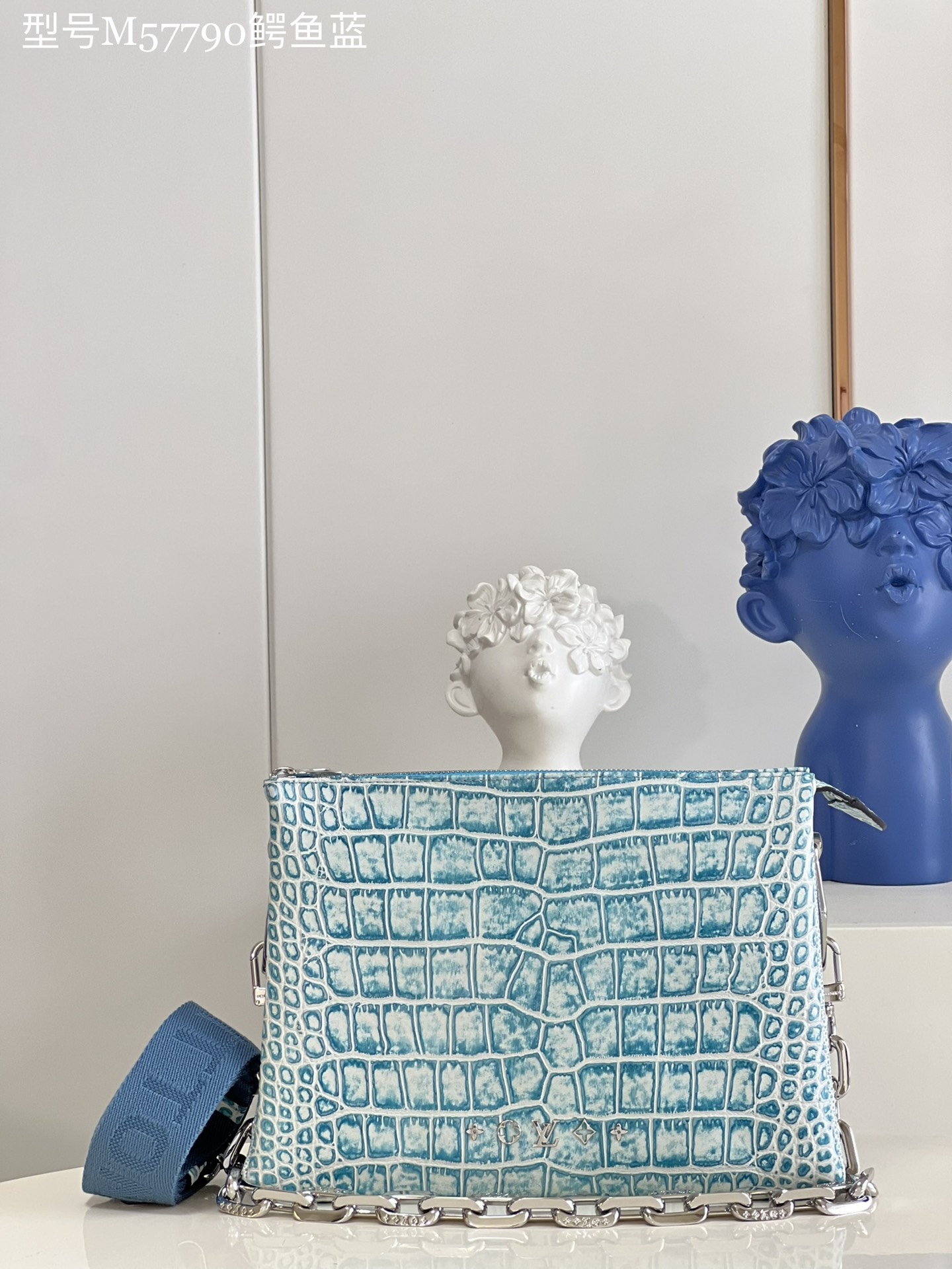 L*ouis V*uitton Top Bag 26*20*12CM