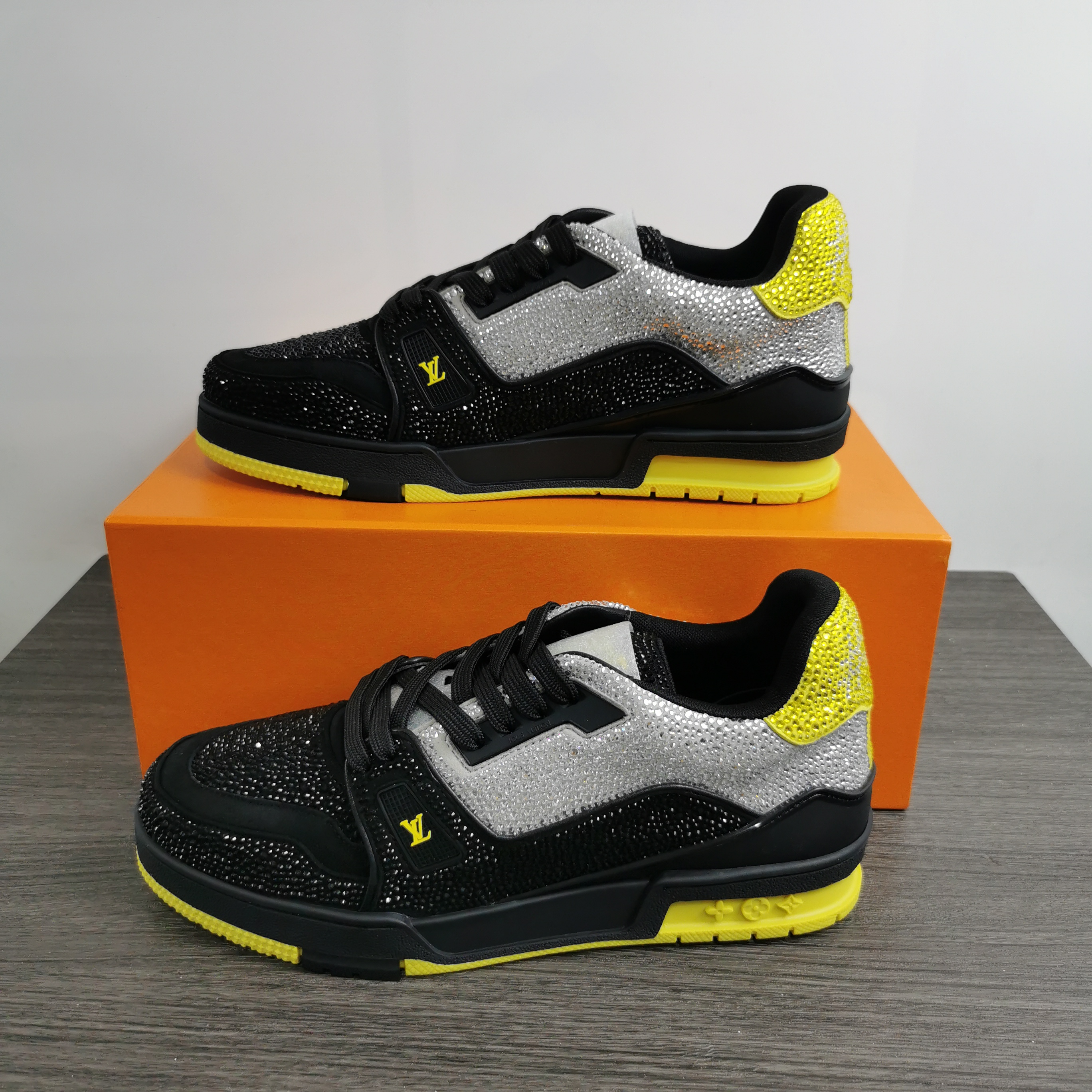 Men L*ouis V*uitton Top Sneakers