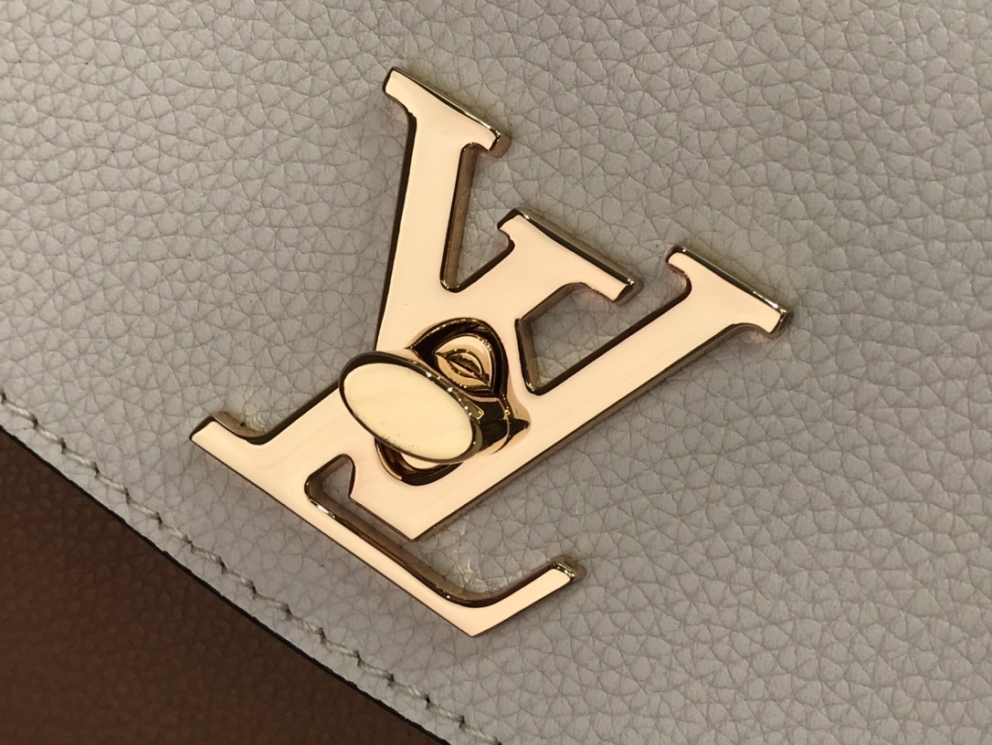 L*ouis V*uitton Top Bag 28 x 20 x 11.5 cm