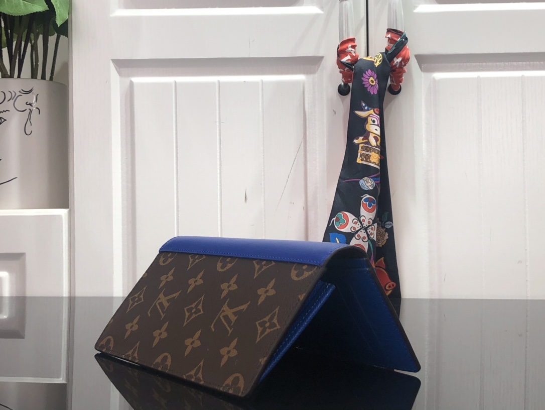 L*ouis V*uitton Bag Top Quality 10*19*2CM