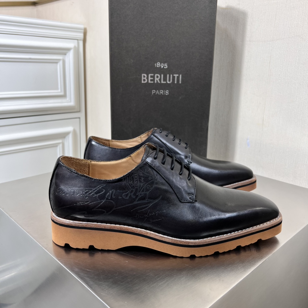 Men B*erluti Top Loafer