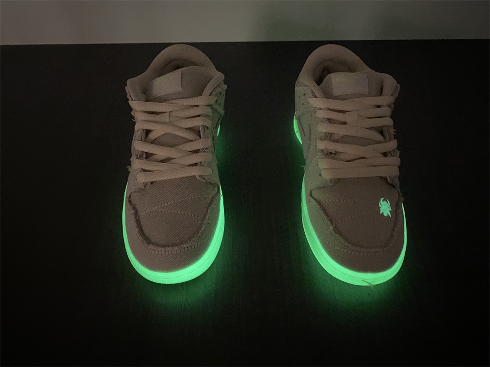 from Nike SB Dunk Low “Mummy DM0774-111