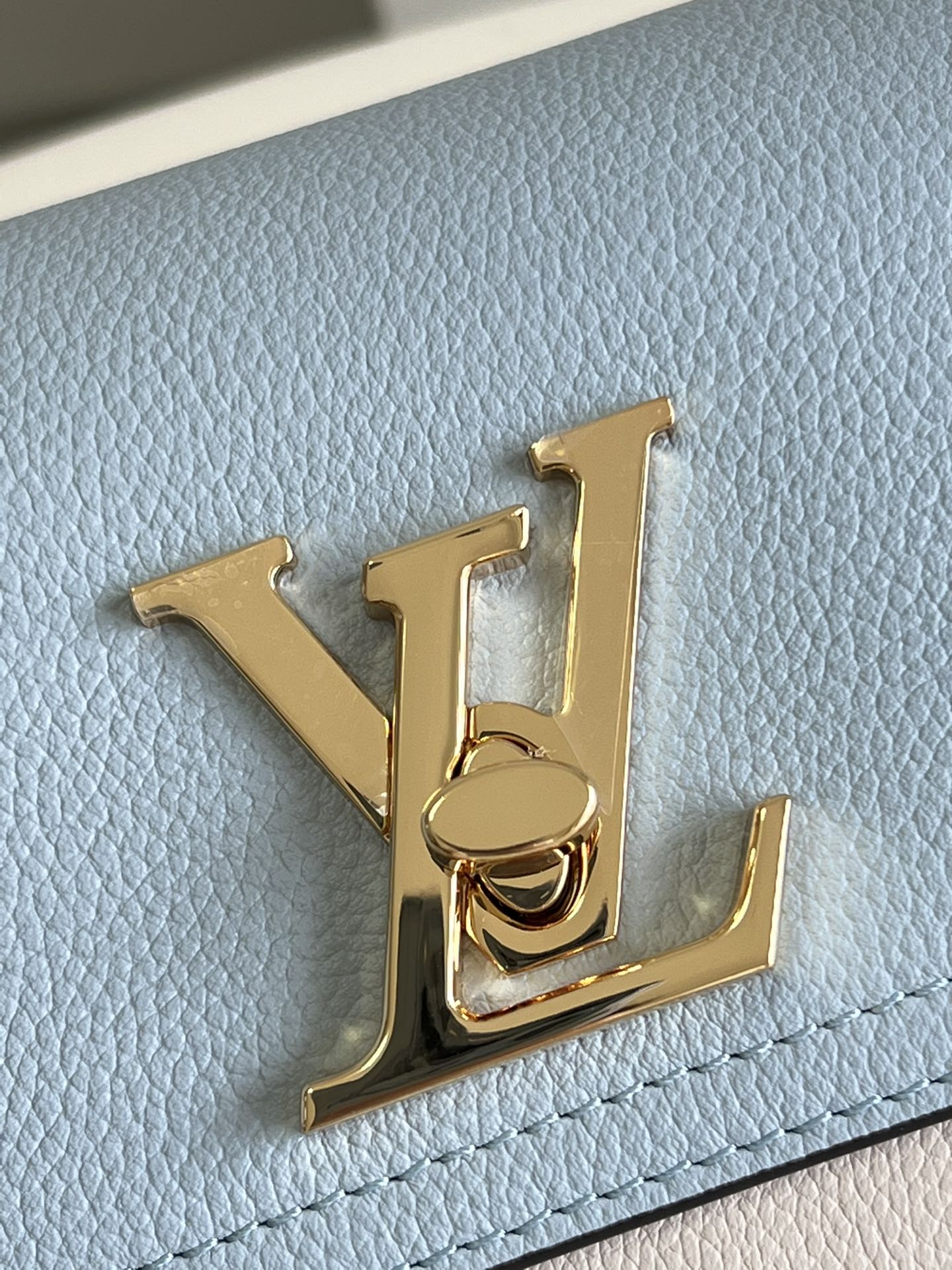 L*ouis V*uitton Bag Top Quality 19*13*8CM