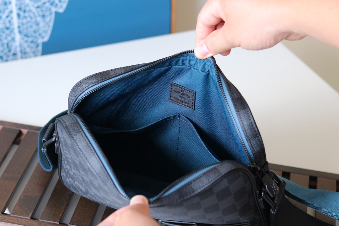 L*ouis V*uitton Top Bag 26x17x5CM