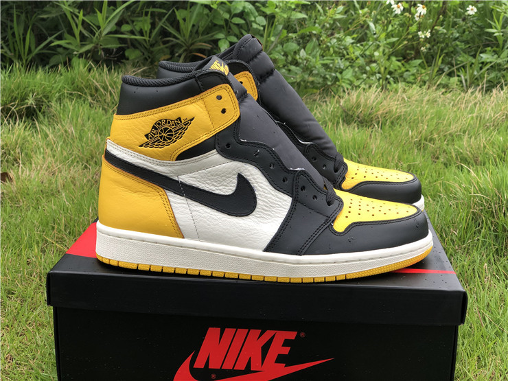 Air Jordan 1 βYellow Toeβ AR1020-700