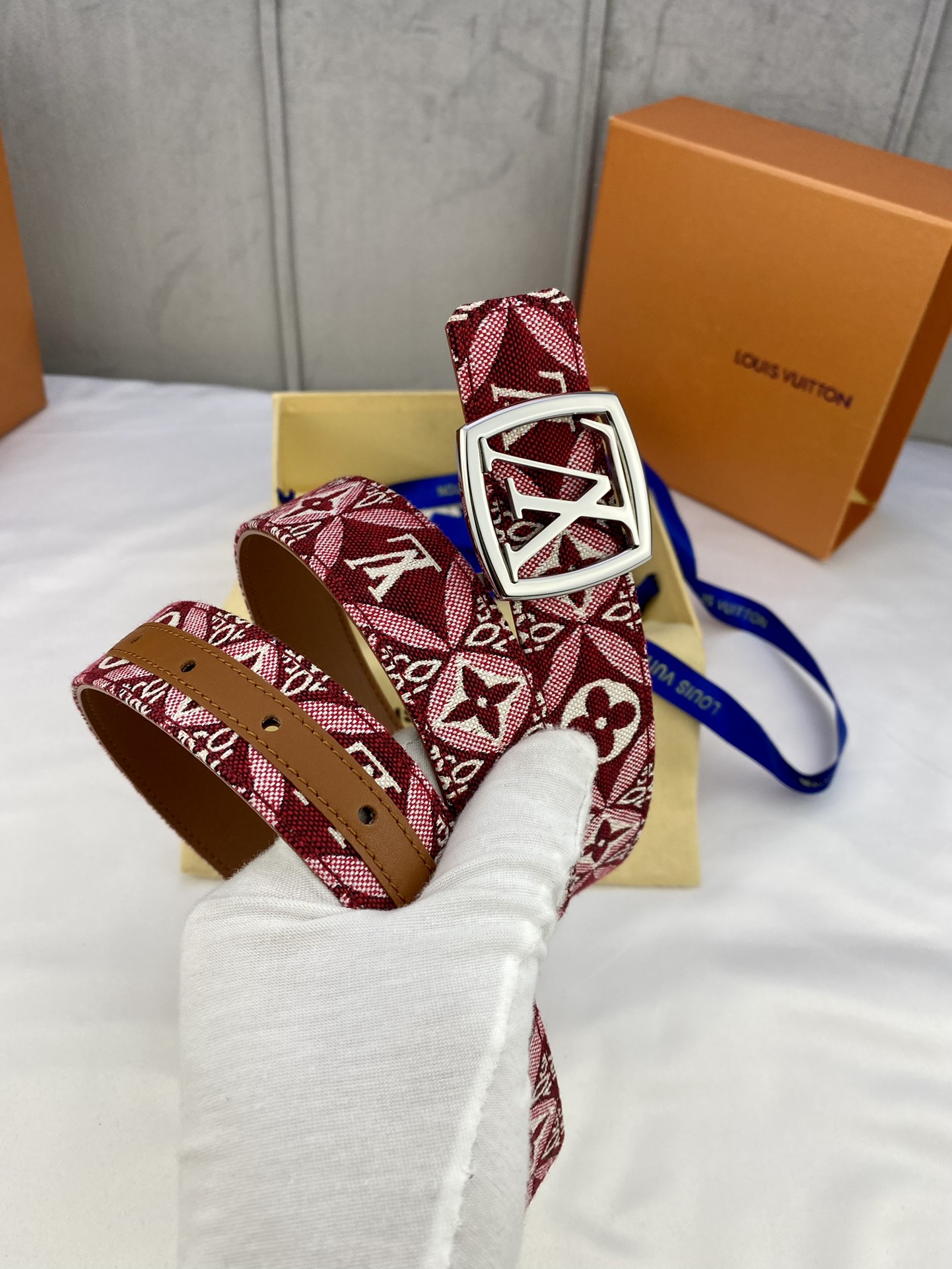 L*ouis V*uitton Belts Top Version