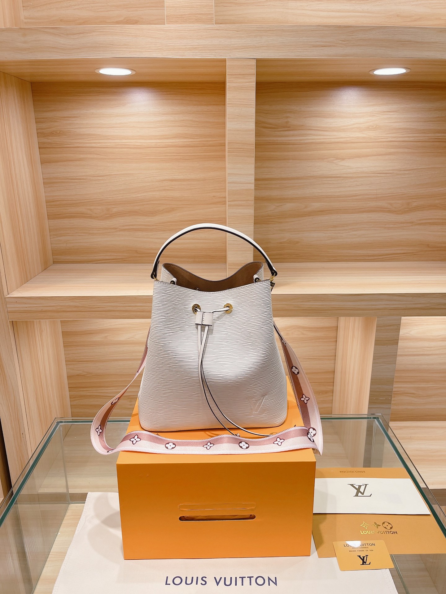 L*ouis V*uitton Top Bag 25*26cm