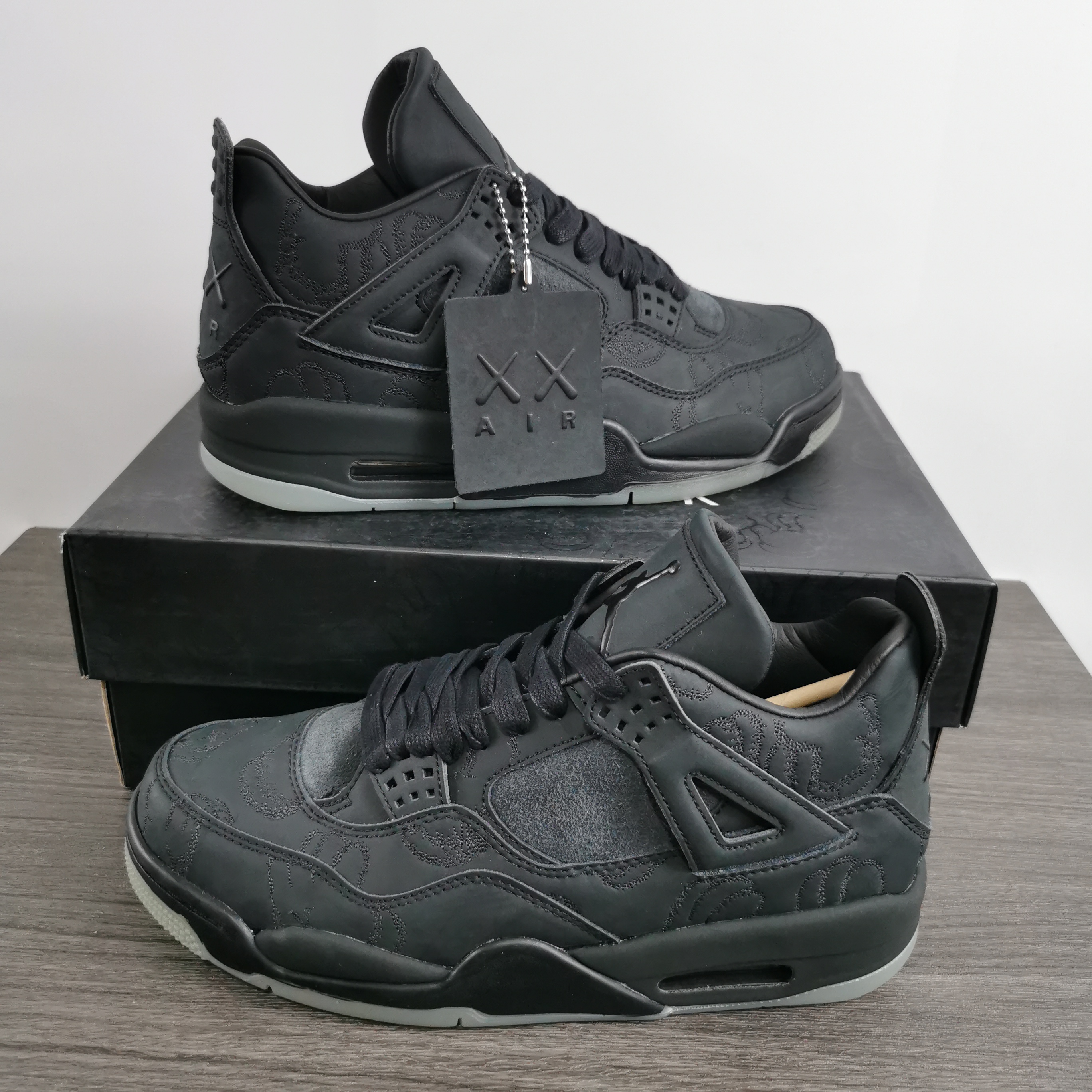 Air Jordan 4 X Kaws 930155 001