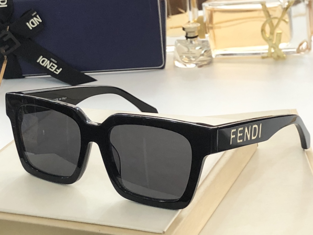 F*endi Glasses Top