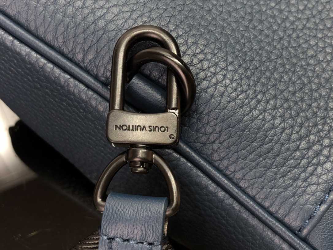 L*ouis V*uitton Top Bag 14*19.5*5cm