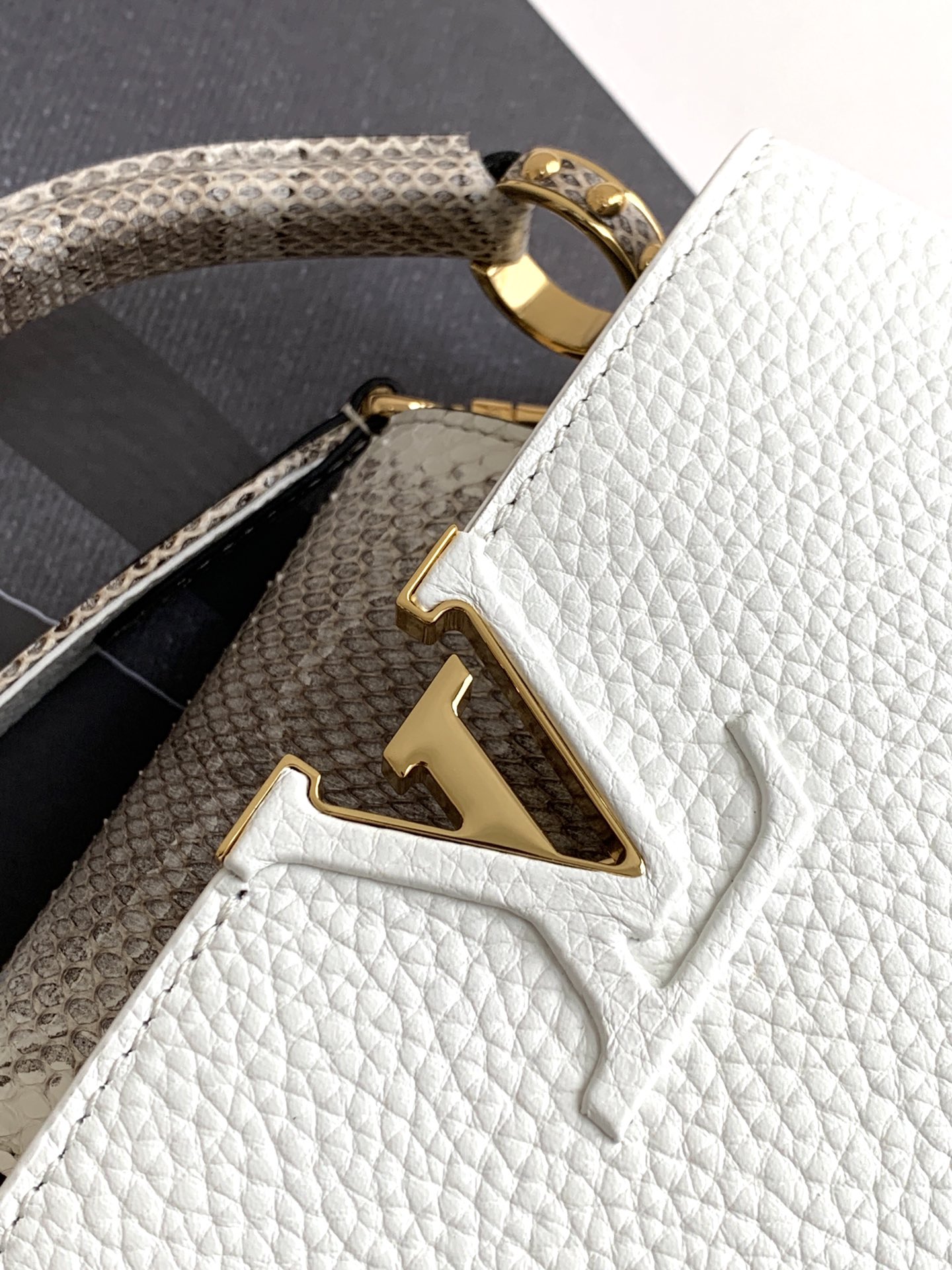 L*ouis V*uitton Top Bag 21x14x8cm