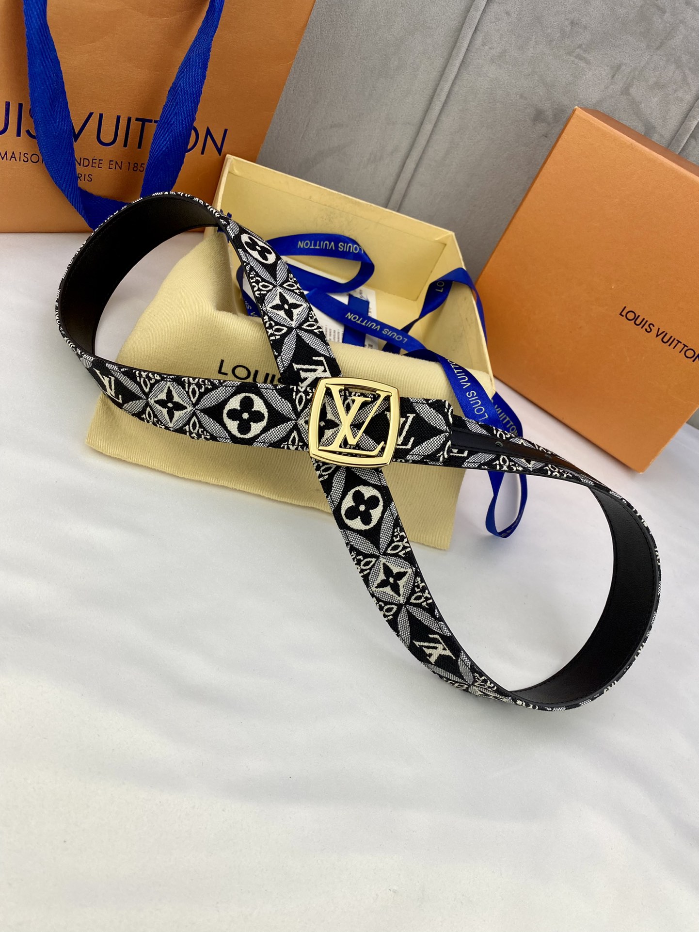 L*ouis V*uitton Belts Top Version