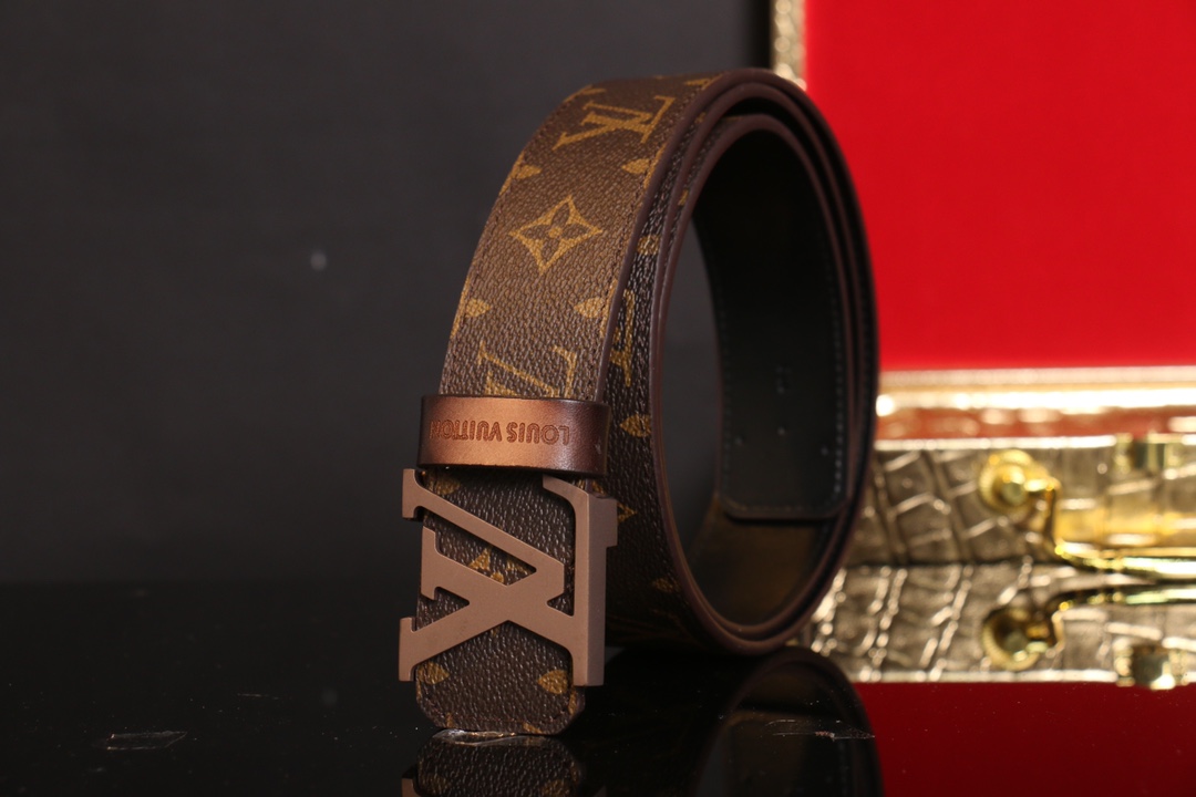 L*ouis V*uitton Belts Top Version