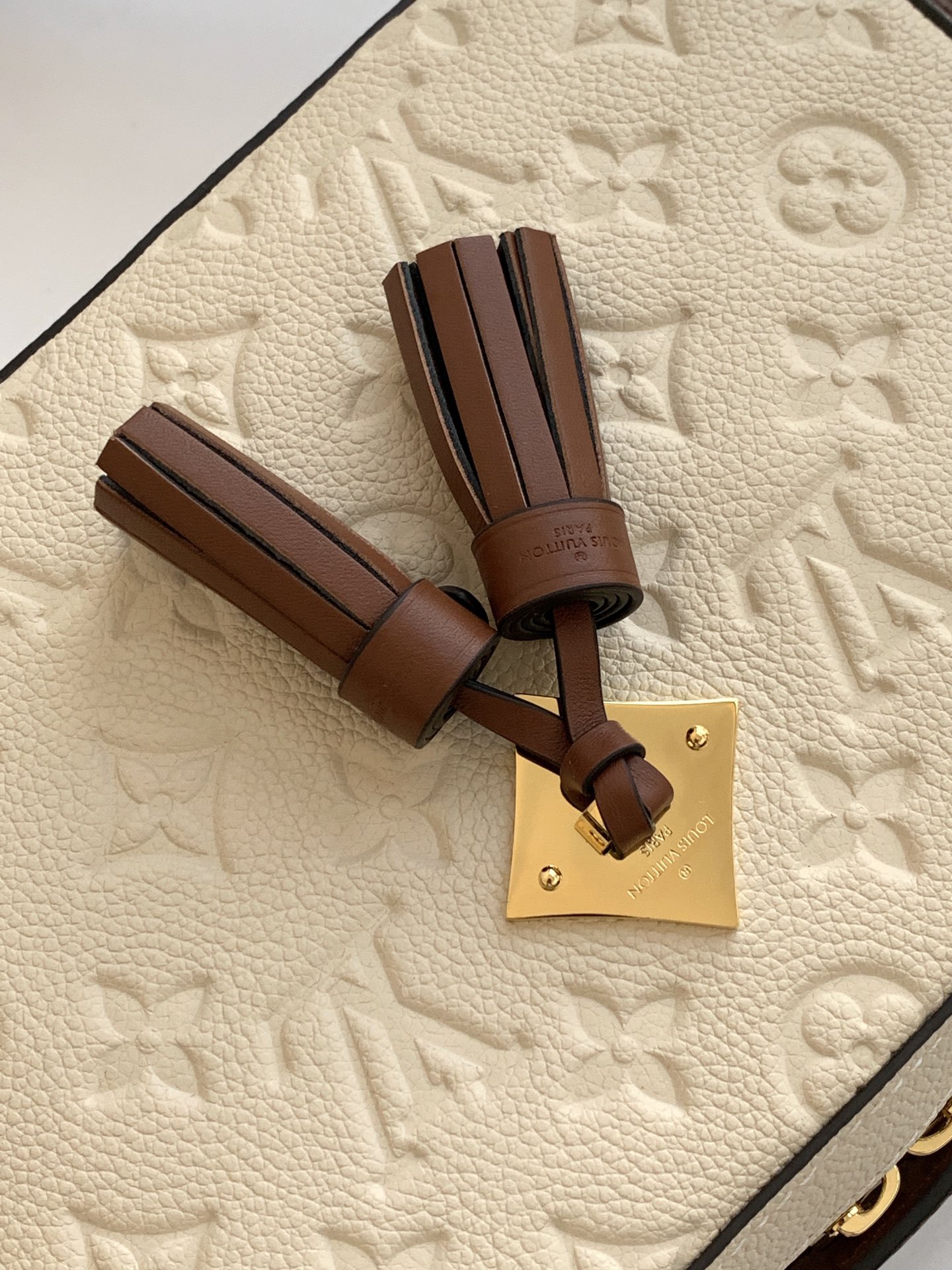 L*ouis V*uitton Top Bag 22 x 16 x 8 cm