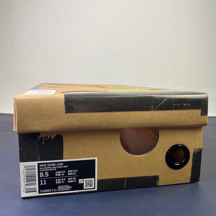 from O*ff-W*hite x Nike Dunk Low