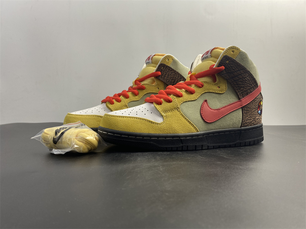 from Nike SB Dunk High CZ2205-700