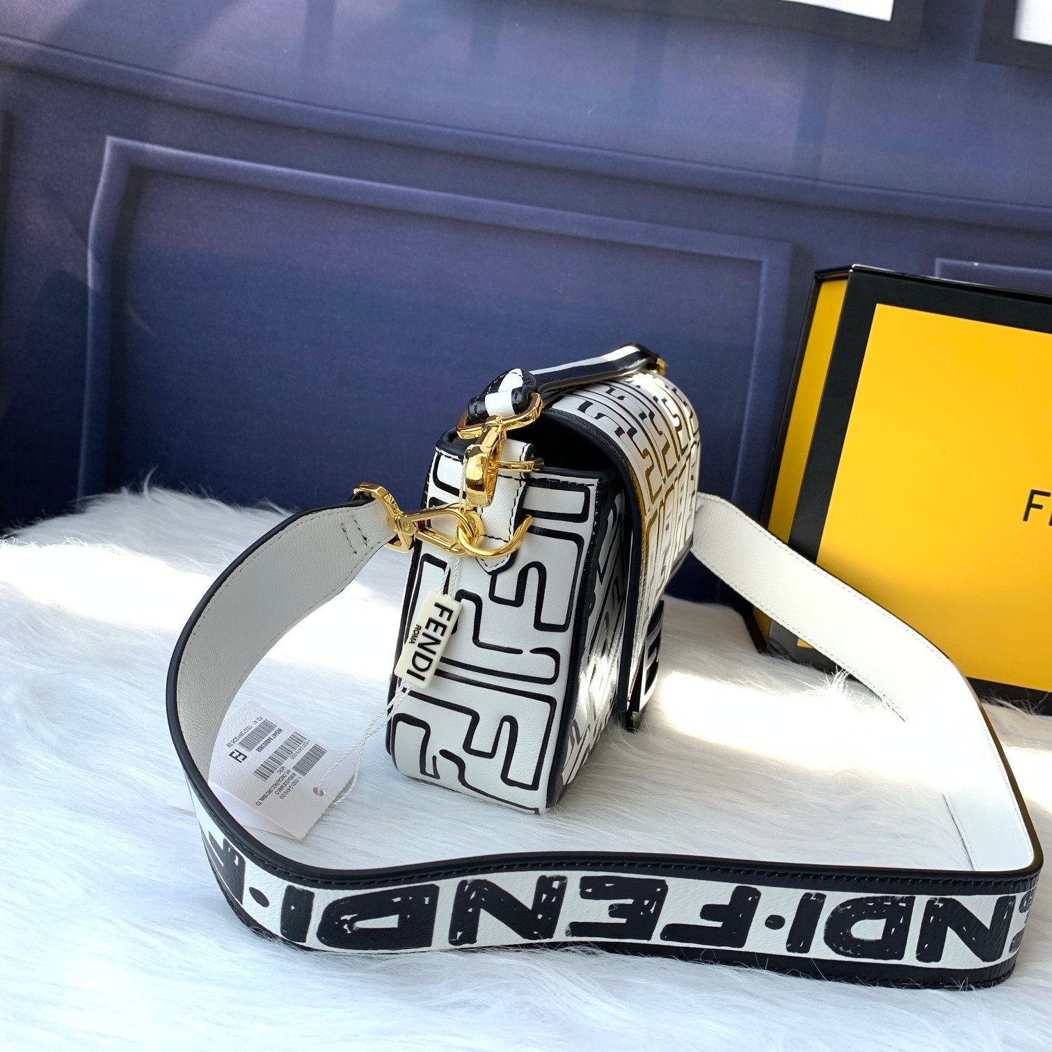 F*endi Top Bag 26*14*4cm