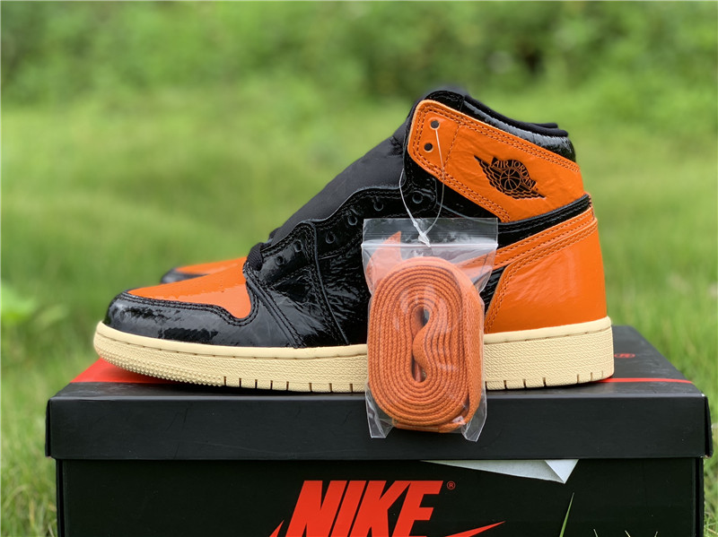 Air Jordan 1 Retro High OG “Shattered Backboard”3.0 555088-028