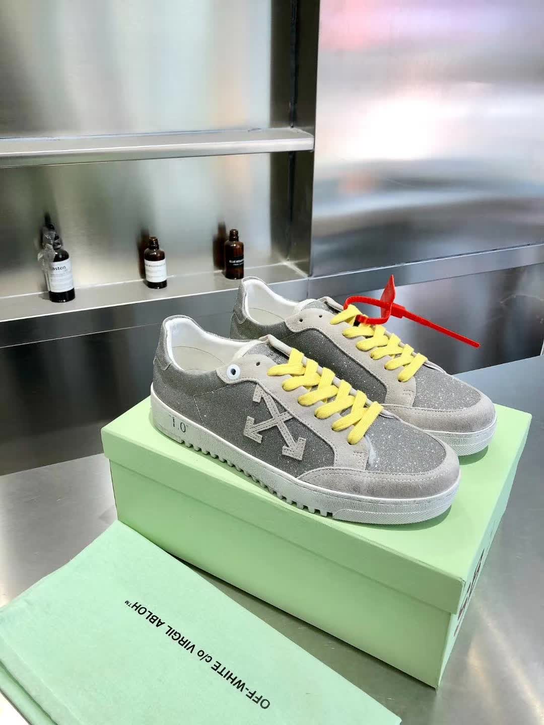 Men Women O*ff W*hite Sneaker