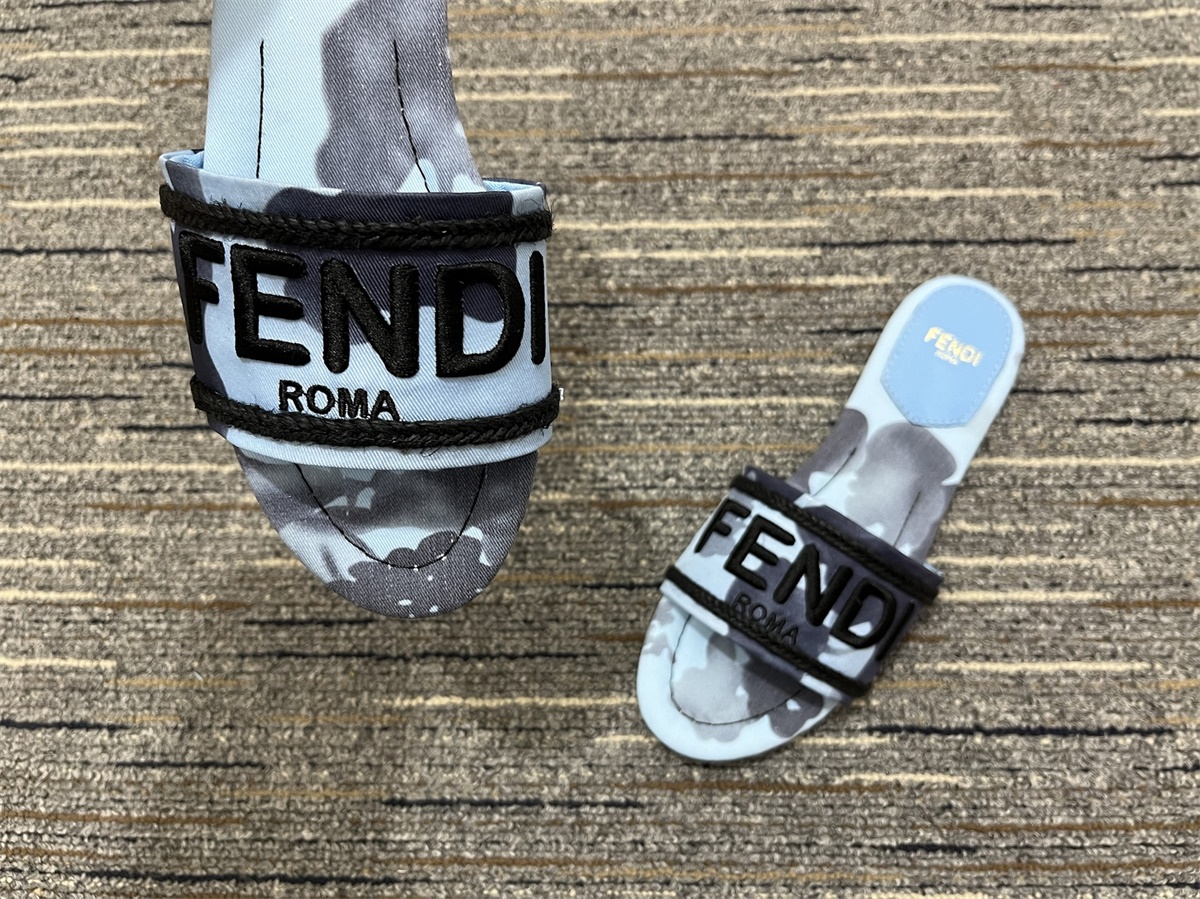 Women F*endi Top Sandals