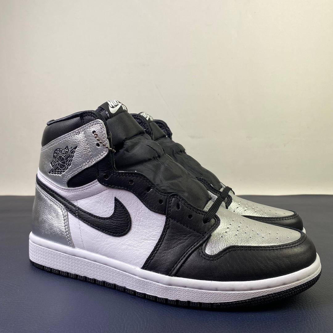 Air Jordan 1 High OG WMNS โSilver Toeโ CD0461-001