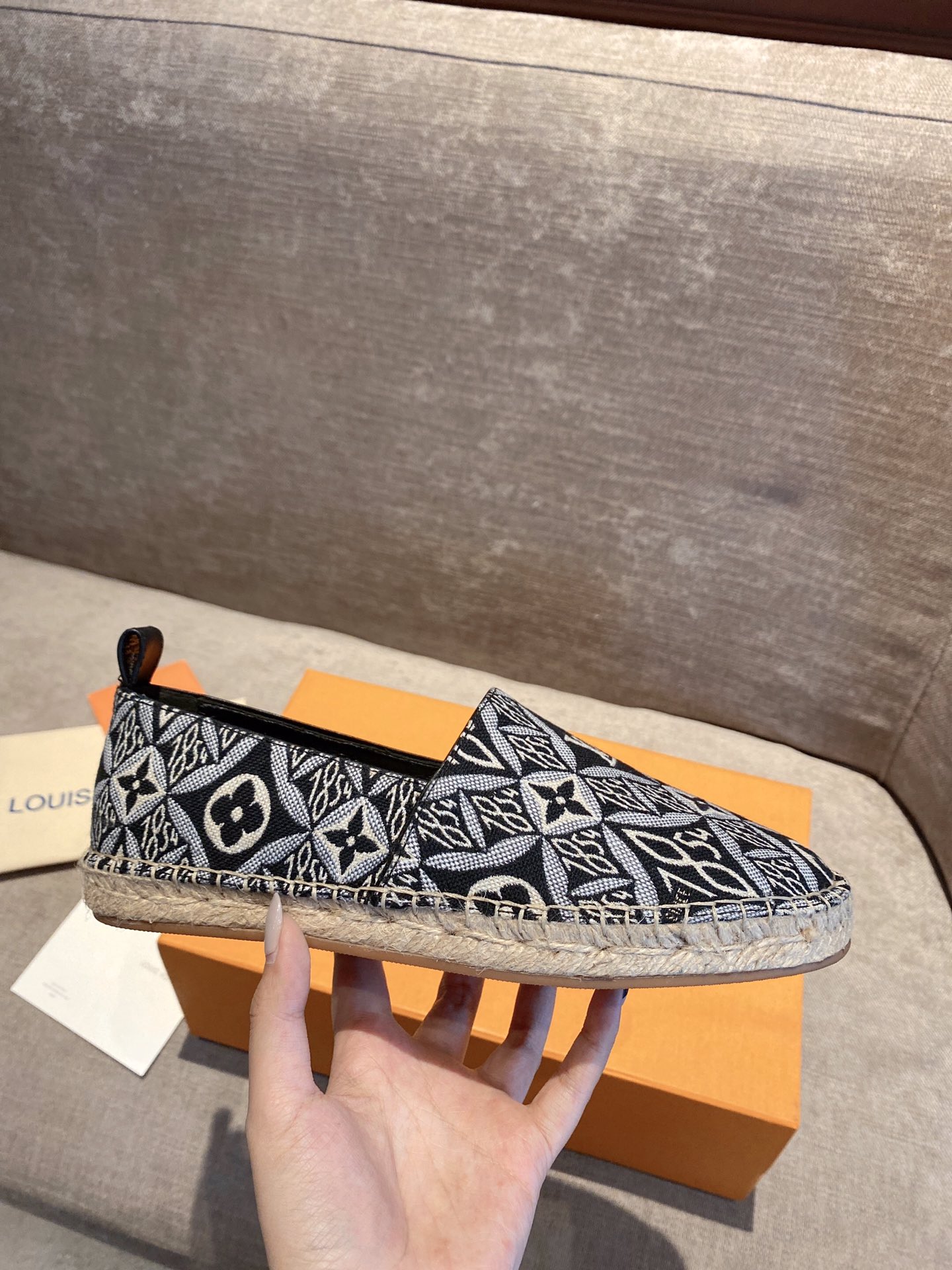 Women L*uis V*itton Sneaker