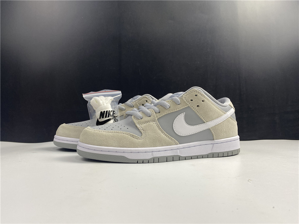 from Nike Dunk SB L TRD AR0778-110