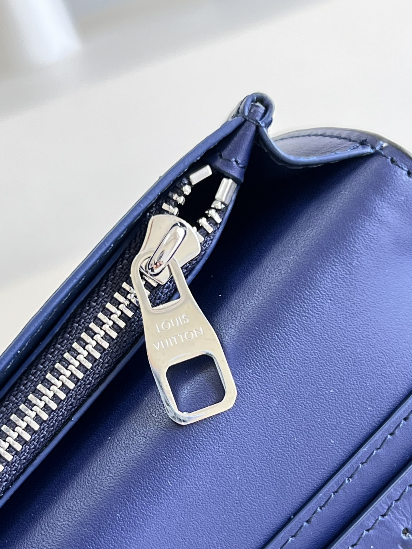 L*ouis V*uitton Top Bag 10*19*2cm