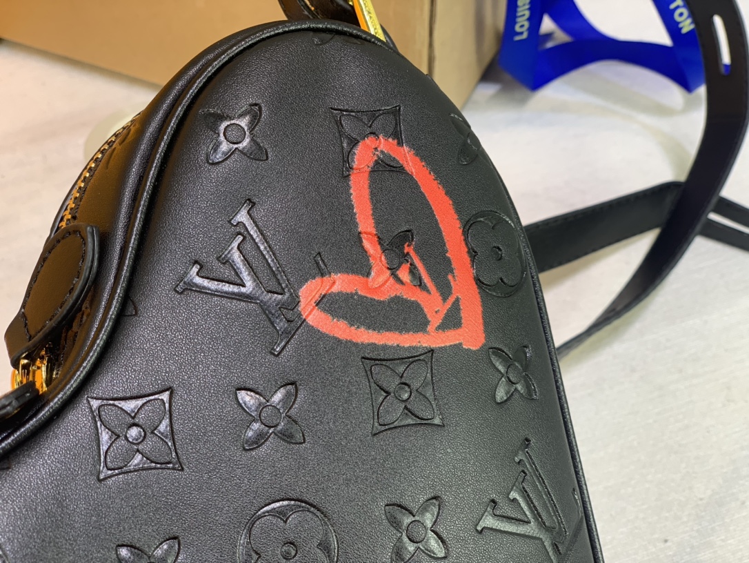 L*ouis V*uitton Bag Top Quality 22*20*6CM