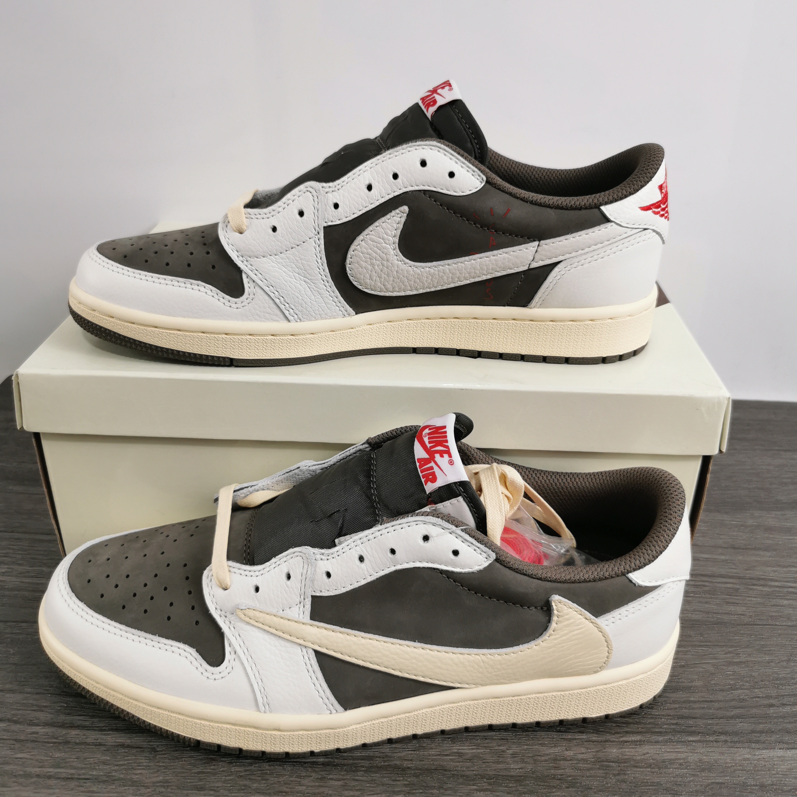 T*ravis S*cott x Air Jordan 1 Low OG DM7866-162