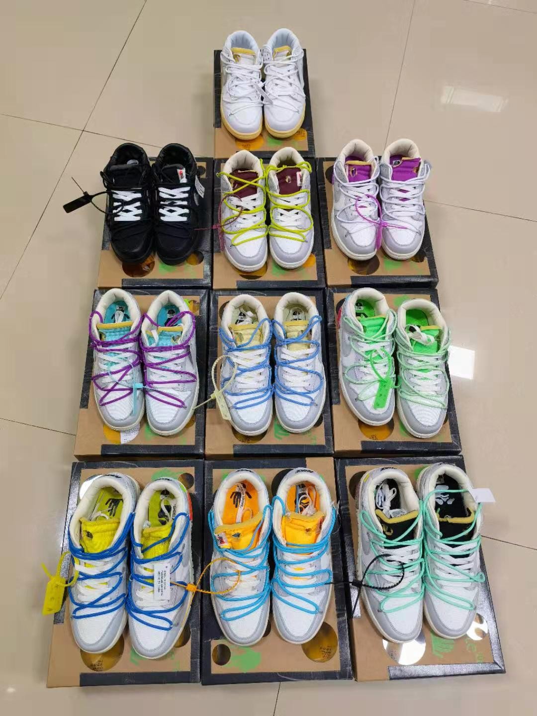 from O*ff-W*hite x Nike Dunk Low