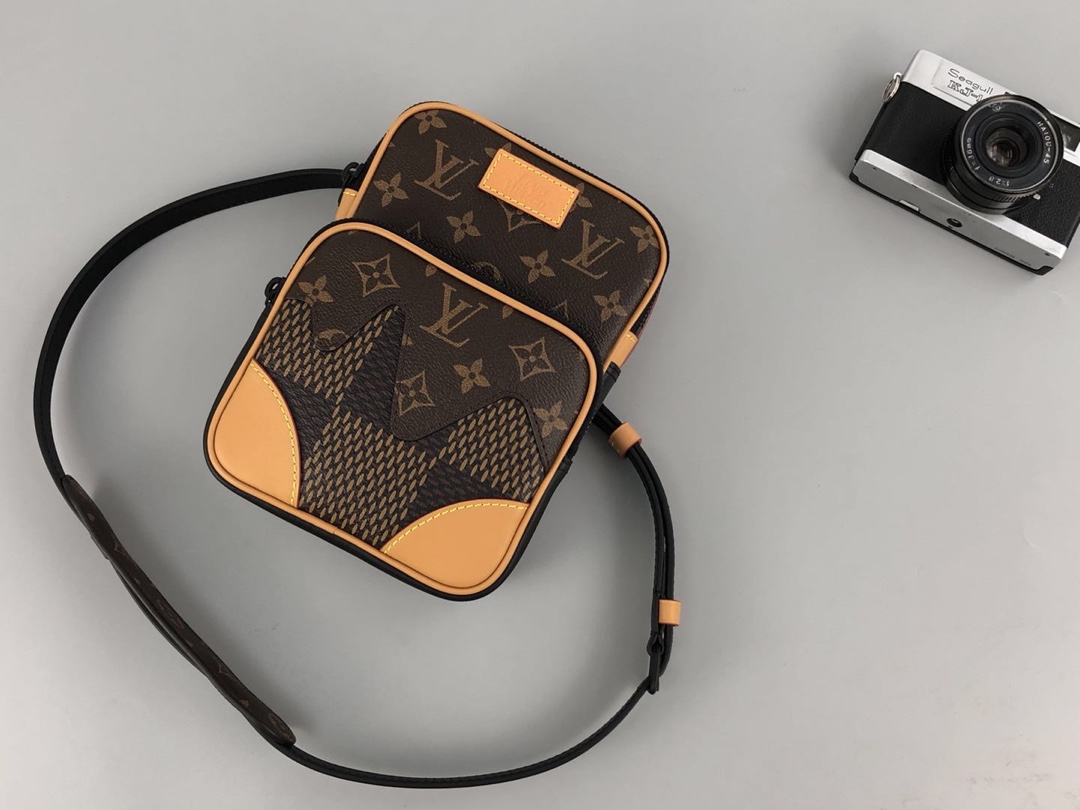 L*ouis V*uitton Top Bag 10*21*5CM