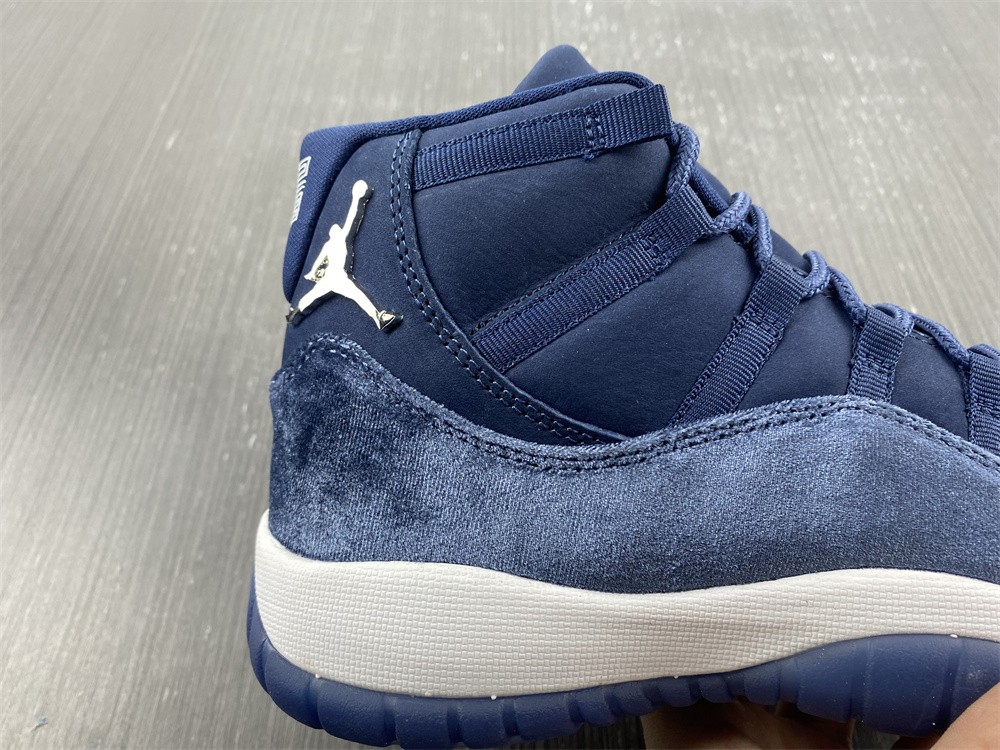 Air Jordan 11 WMNS AR0715-441