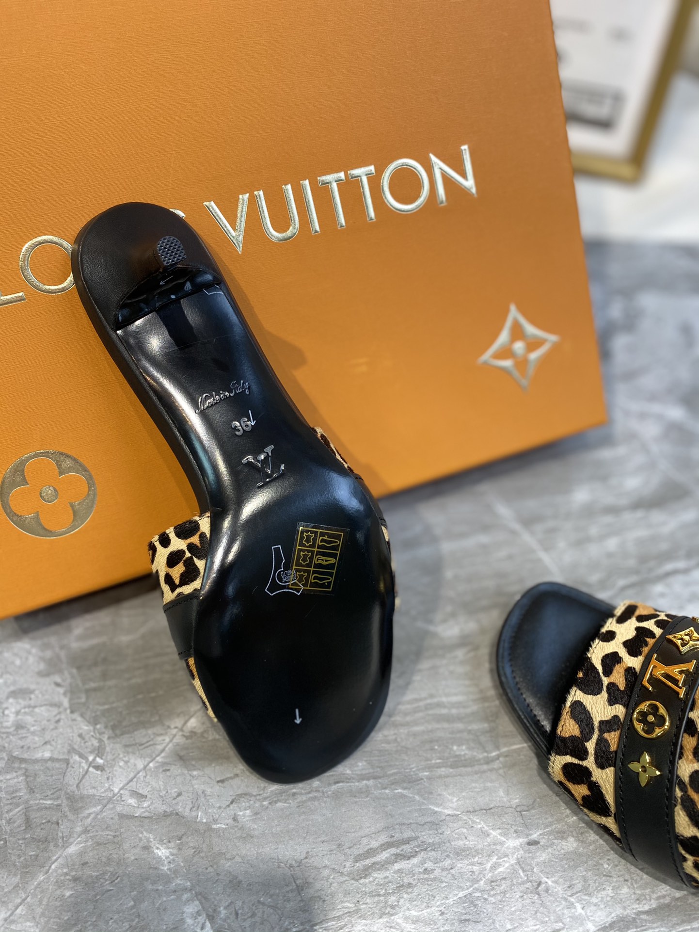 Women L*ouis V*uitton Top Sandals