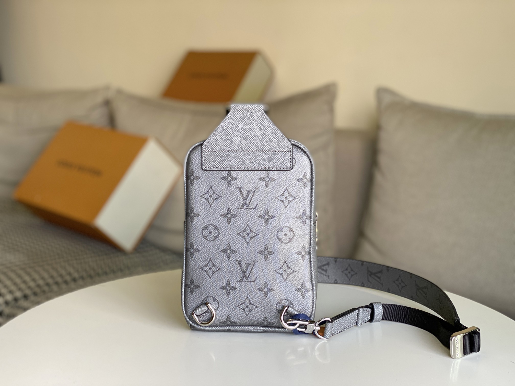 L*ouis V*uitton Bag Top Quality 13*21*5CM