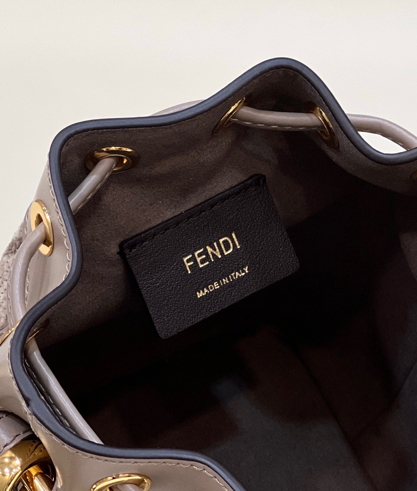 F*endi Top Bag 18*12*10CM